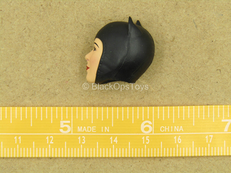 Load image into Gallery viewer, 1/12 - Catwoman - Female Hooded Head Sculpt
