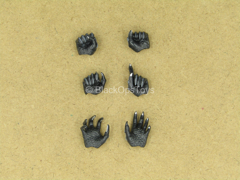 Load image into Gallery viewer, 1/12 - Catwoman - Black Gloved Hand Set (x6)
