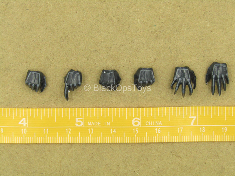 Load image into Gallery viewer, 1/12 - Catwoman - Black Gloved Hand Set (x6)
