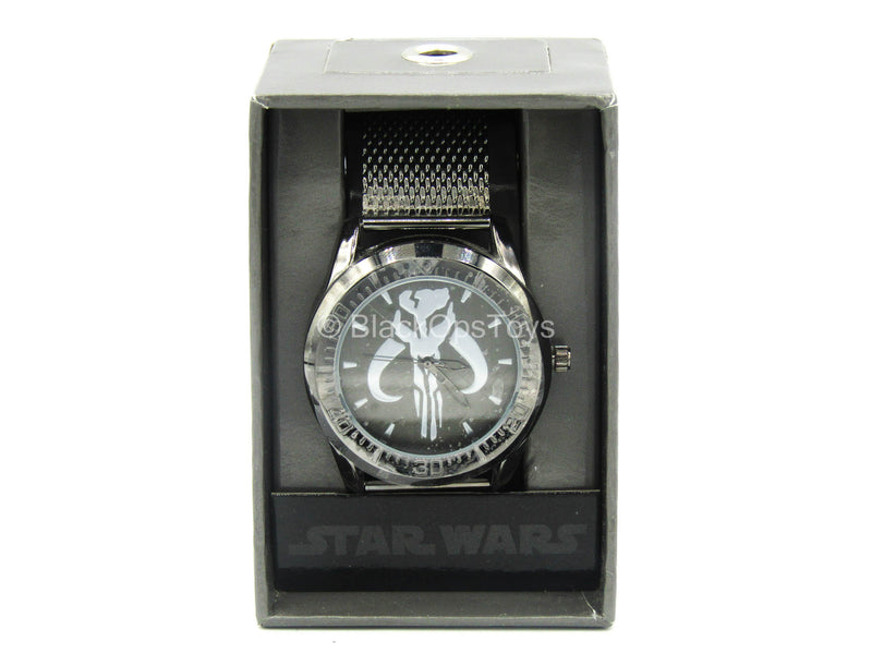 Load image into Gallery viewer, 1/1 Scale - The Mandalorian - Metal Watch w/Mythosaur Skull Detail
