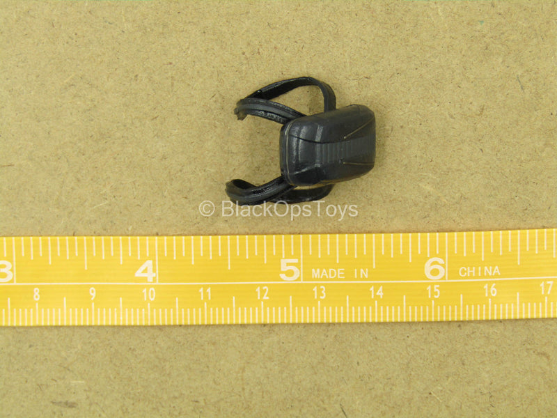 Load image into Gallery viewer, 1/12 - Catwoman - Black Molded Backpack
