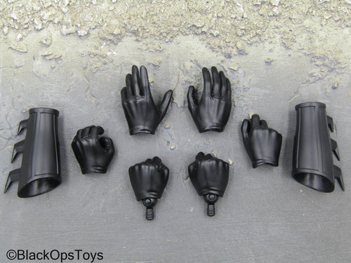 Batman Begins - Black Gloved Hand Set w/Gauntlets