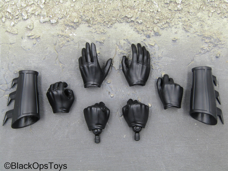 Load image into Gallery viewer, Batman Begins - Black Gloved Hand Set w/Gauntlets
