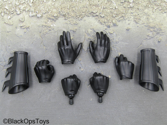 Batman Begins - Black Gloved Hand Set w/Gauntlets