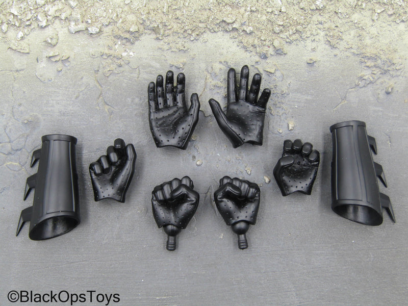 Load image into Gallery viewer, Batman Begins - Black Gloved Hand Set w/Gauntlets
