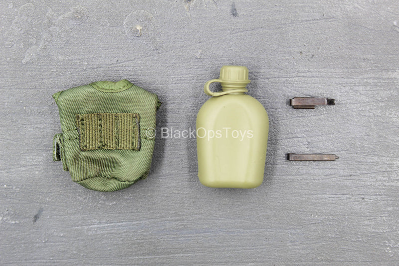 Load image into Gallery viewer, Kuwait 1991 - USMC - OD Green Canteen &amp; Pouch Set
