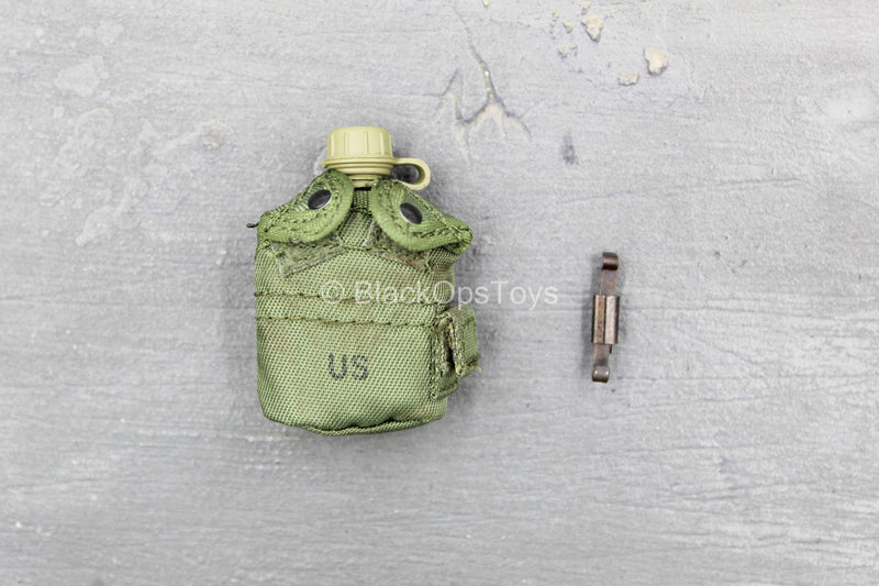 Load image into Gallery viewer, Kuwait 1991 - USMC - OD Green Canteen &amp; Pouch Set
