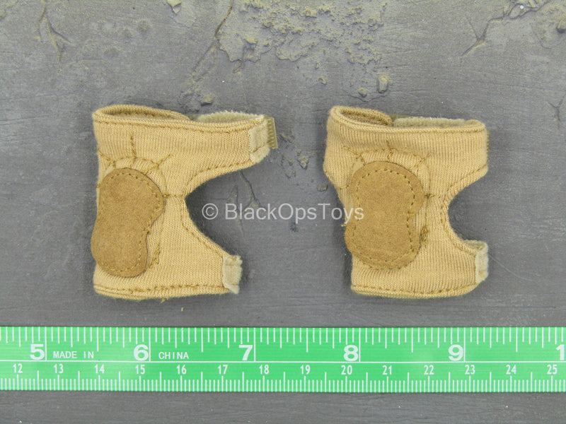 Load image into Gallery viewer, Female Soldier - Tan Knee Pads
