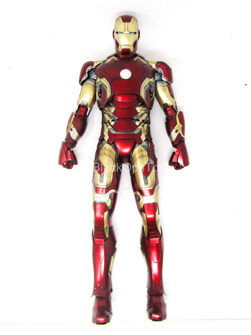 Load image into Gallery viewer, 1/4 - Avengers Age Of Ultron - Iron Man Mark XLIII - MIOB (Read Desc)
