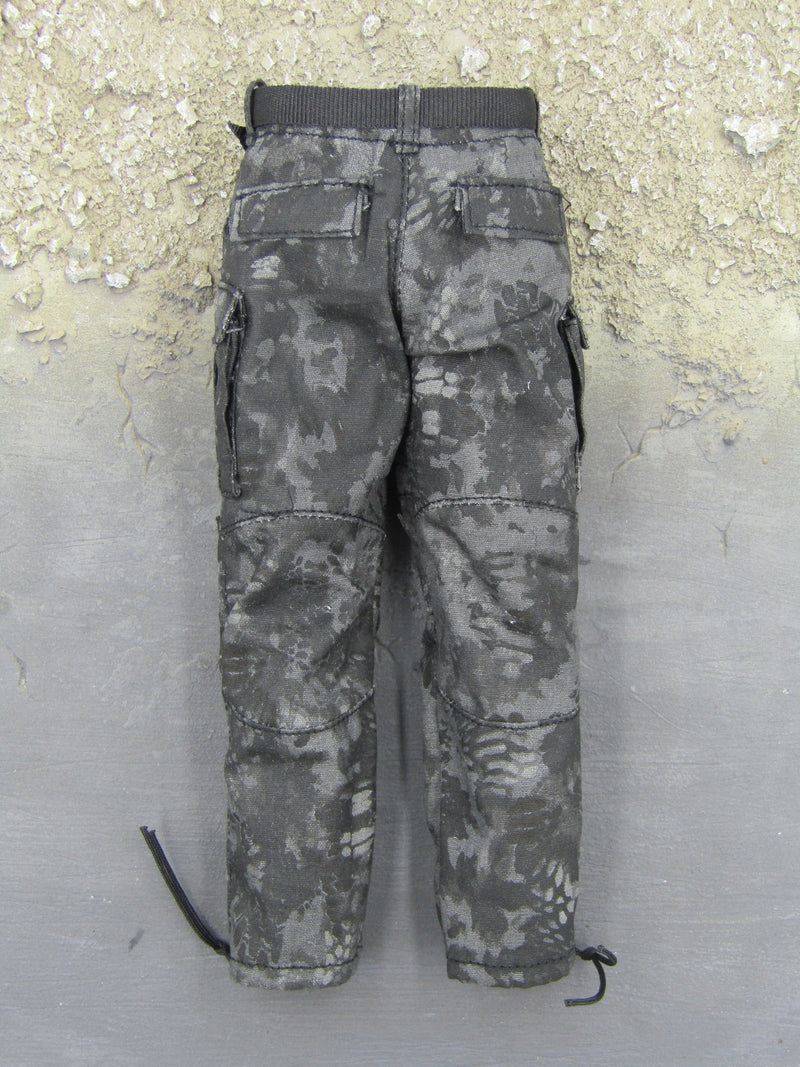 Load image into Gallery viewer, Ghost Series Titans - Kryptek Camo Uniform Set
