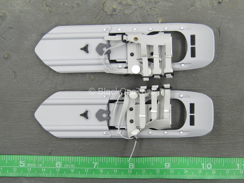 Load image into Gallery viewer, SMU Part XIII Recce Element - Snow Shoes

