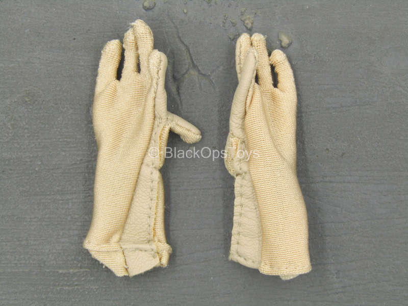 Load image into Gallery viewer, Howard &quot;Mad Max&#39; Mullen ACU - Tan Rappelling Gloves
