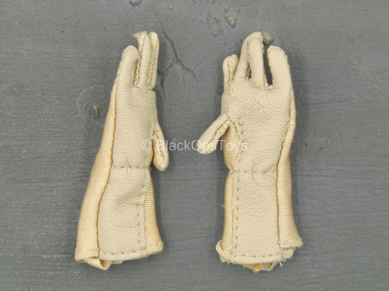 Load image into Gallery viewer, Howard &quot;Mad Max&#39; Mullen ACU - Tan Rappelling Gloves
