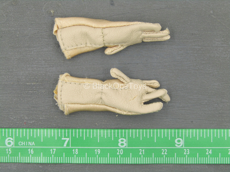 Load image into Gallery viewer, Howard &quot;Mad Max&#39; Mullen ACU - Tan Rappelling Gloves
