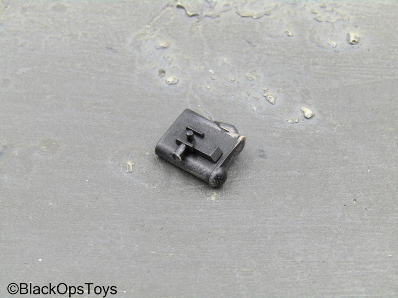 Load image into Gallery viewer, Hot Toys Weathered Keymod PEQ
