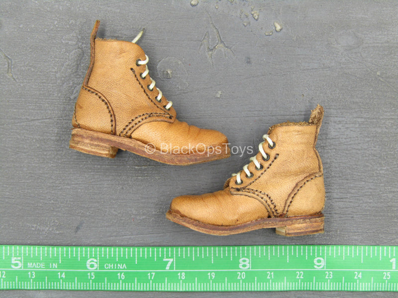 Load image into Gallery viewer, WWII - Light Brown Leather Like Boots (Foot Type)
