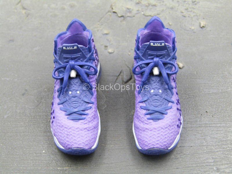 Load image into Gallery viewer, Los Angeles Lakers - LeBron James - LeBron 17 Shoes (Peg Type)
