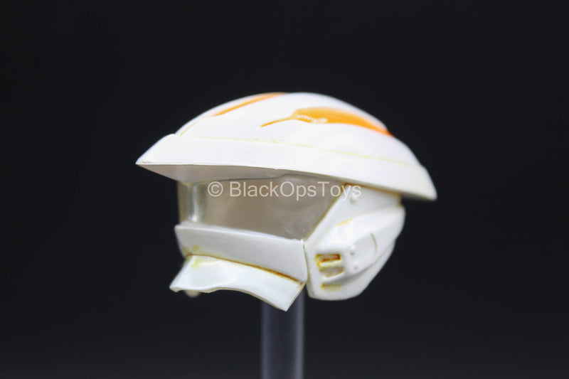 Load image into Gallery viewer, Zero Metal Chronicle - Falcon Z1 - White &amp; Orange Helmet
