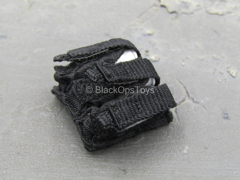 Load image into Gallery viewer, LAPD SWAT - Black MOLLE Triple Cell 37mm Grenade Pouch w/Grenades
