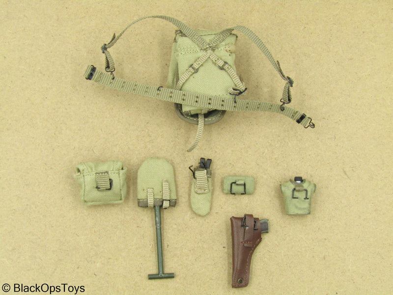 Load image into Gallery viewer, 1/12 - WWII U.S. Ranger D-Day Sergeant - Backpack w/Pouch Set
