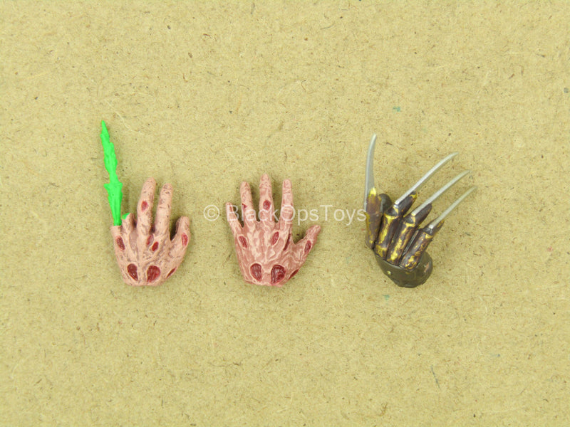 Load image into Gallery viewer, 1/12 - Freddy Krueger - Male Burnt Hand Set Type 2
