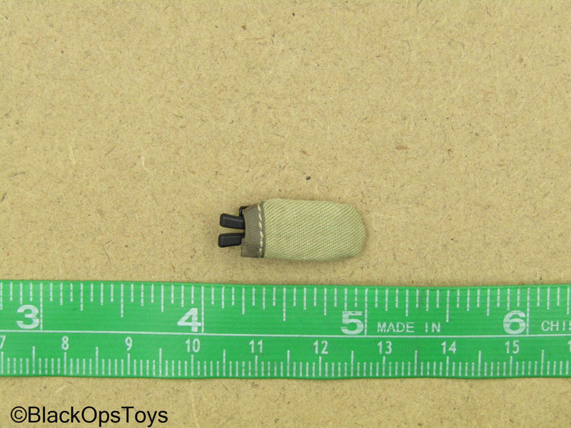 Load image into Gallery viewer, 1/12 - WWII U.S. Ranger D-Day Rifleman -  Pliers w/Plier Bag
