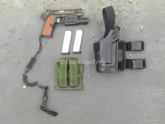 SFOD-D Team Leader - 1911 Pistol w/Tac Light & Drop Leg Holster