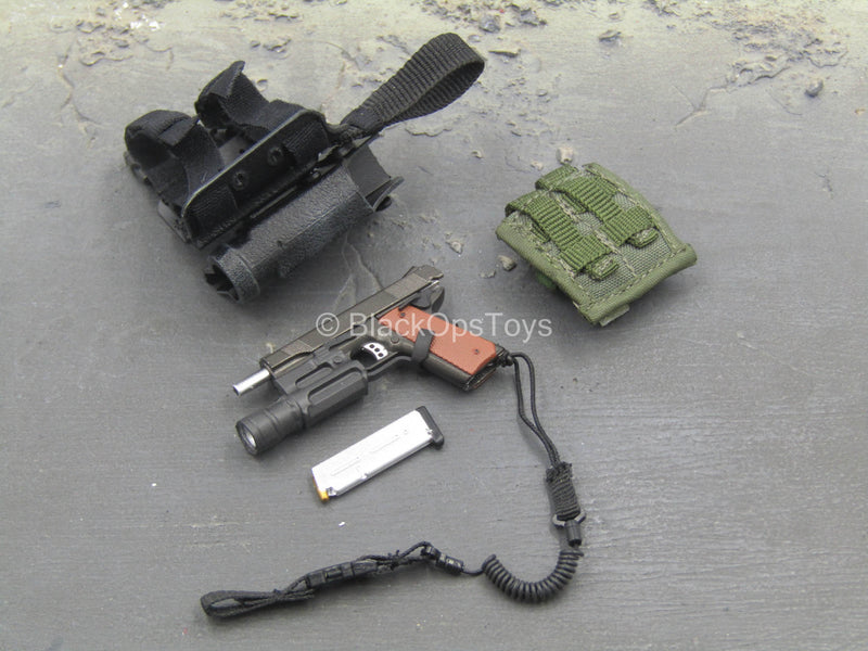 Load image into Gallery viewer, SFOD-D Team Leader - 1911 Pistol w/Tac Light &amp; Drop Leg Holster
