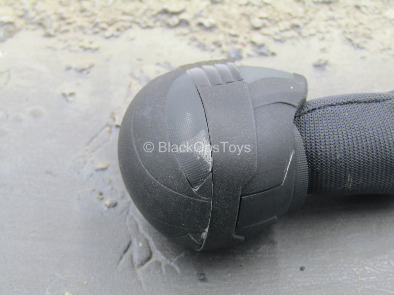 Load image into Gallery viewer, GI JOE - Snake Eyes - Masked Head Sculpt w/Neck Peg
