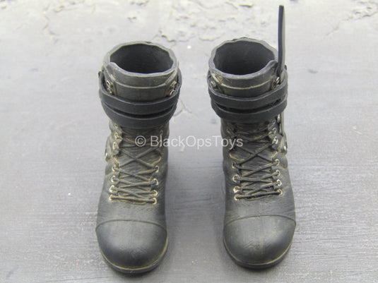 Rambo III - Black Boots w/Knife (Peg Type)