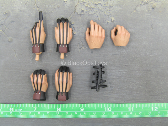 Avengers - Hawkeye - Male Bow Holding Hand Set