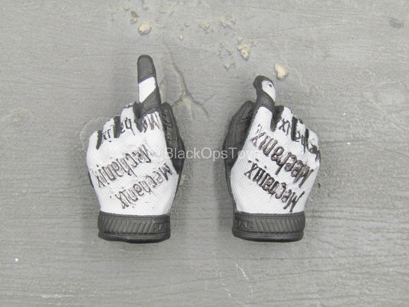 Load image into Gallery viewer, SMU Frozen Night Assault - Black &amp; Grey Right Trigger Gloved Hands
