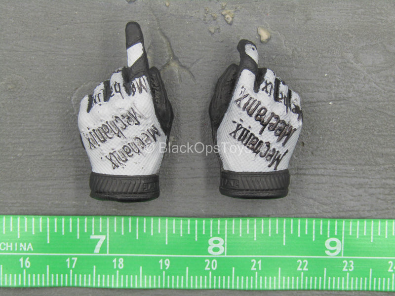 Load image into Gallery viewer, SMU Frozen Night Assault - Black &amp; Grey Right Trigger Gloved Hands
