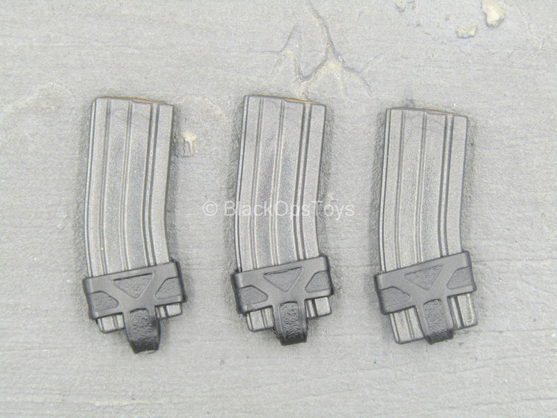 Load image into Gallery viewer, U.S. Marine Gear Set - Black 5.56 30 Round Magazine w/Magpul (x3)
