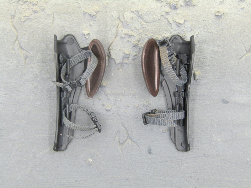 Load image into Gallery viewer, Ghost in the Shell - Major Killian - Female Shin Guards
