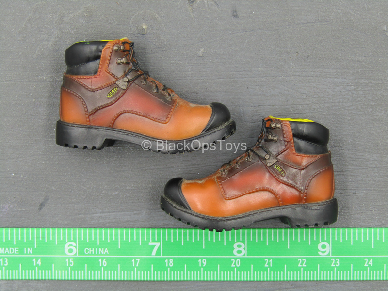 Load image into Gallery viewer, Gangsters Kingdom - Spade 5 - Exclusive Brown Boots (Peg Type)
