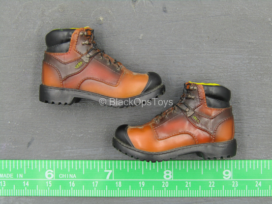 Gangsters Kingdom - Spade 5 - Exclusive Brown Boots (Peg Type)