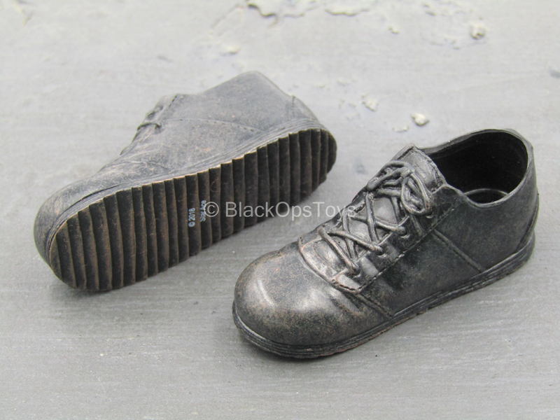 Load image into Gallery viewer, Harry Potter - Ron Weasley - Weathered Shoes (Custom Peg Type)
