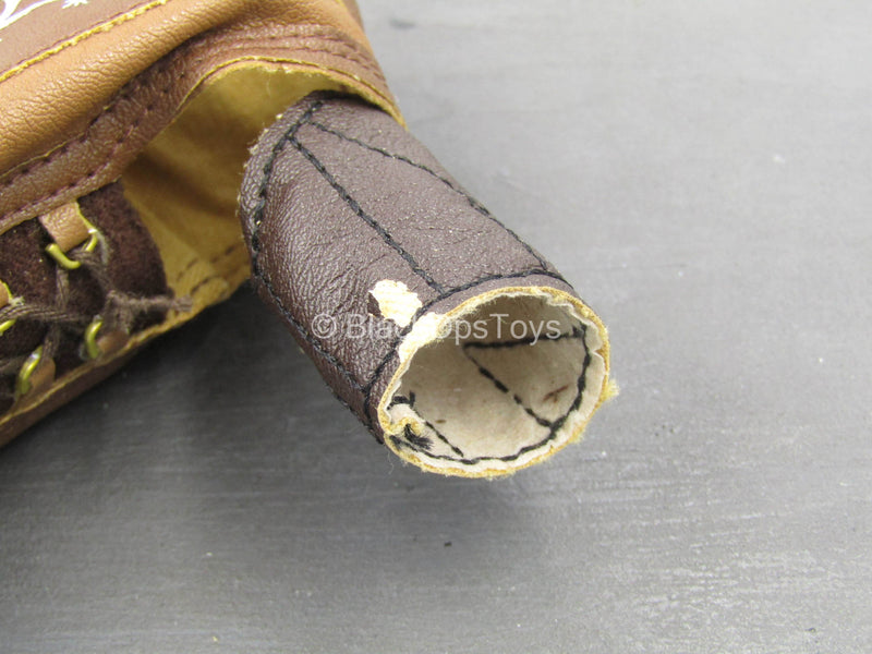 Load image into Gallery viewer, LOTR - Faramir - Tan Leather Like Chest Armor (Damaged)
