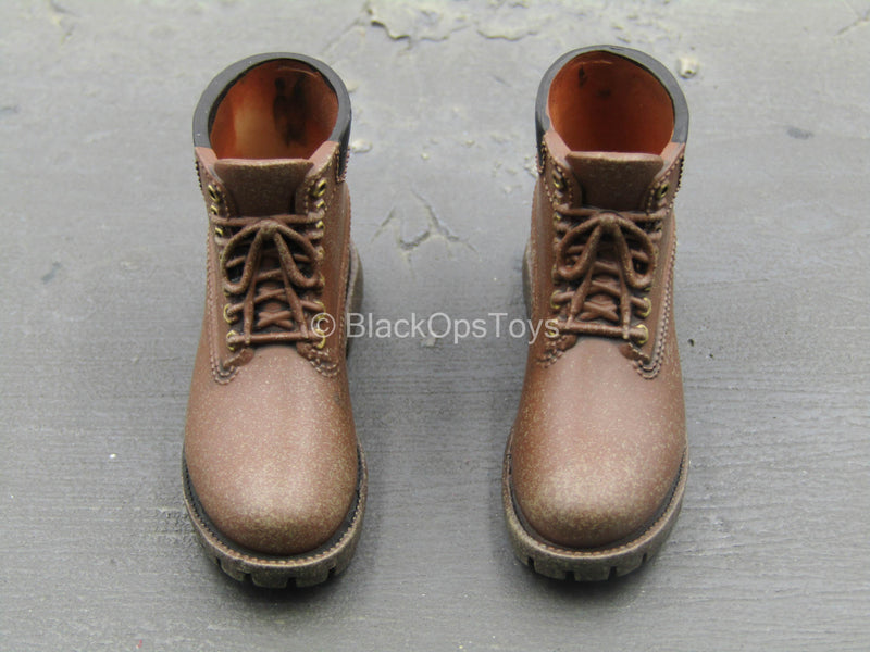Load image into Gallery viewer, Middle-Aged Spider-Man - Brown Boots (Peg Type)
