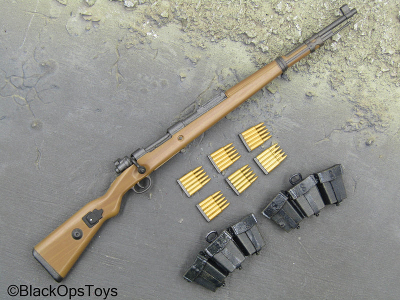 Load image into Gallery viewer, WWII - German Volksgrenadier - Kar98 Rifle w/Sling &amp; Ammo Pouches
