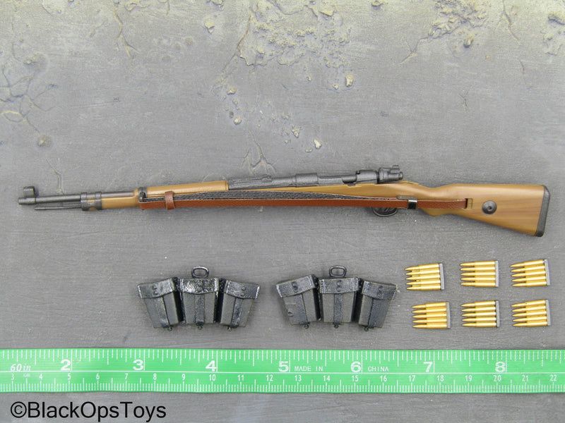 Load image into Gallery viewer, WWII - German Volksgrenadier - Kar98 Rifle w/Sling &amp; Ammo Pouches
