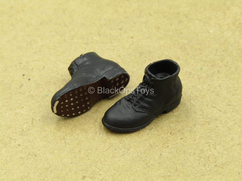 Load image into Gallery viewer, 1/12 - WWII German - Black Shoes (Peg Type)
