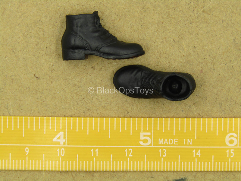 Load image into Gallery viewer, 1/12 - WWII German - Black Shoes (Peg Type)
