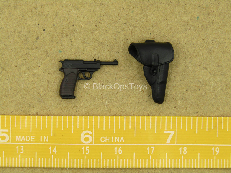 Load image into Gallery viewer, 1/12 - WWII German - Walther P38 Pistol w/Sheath
