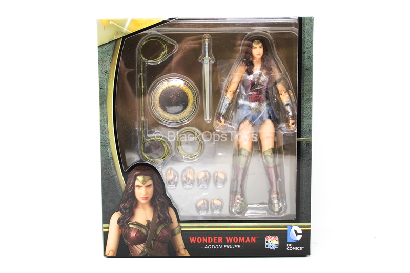 Load image into Gallery viewer, 1/12 - Batman V Superman - Wonder Woman - MINT IN BOX
