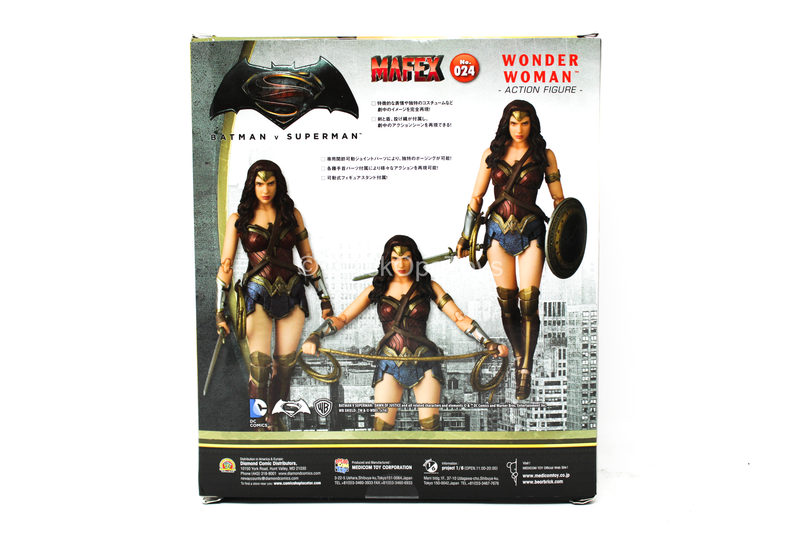 Load image into Gallery viewer, 1/12 - Batman V Superman - Wonder Woman - MINT IN BOX
