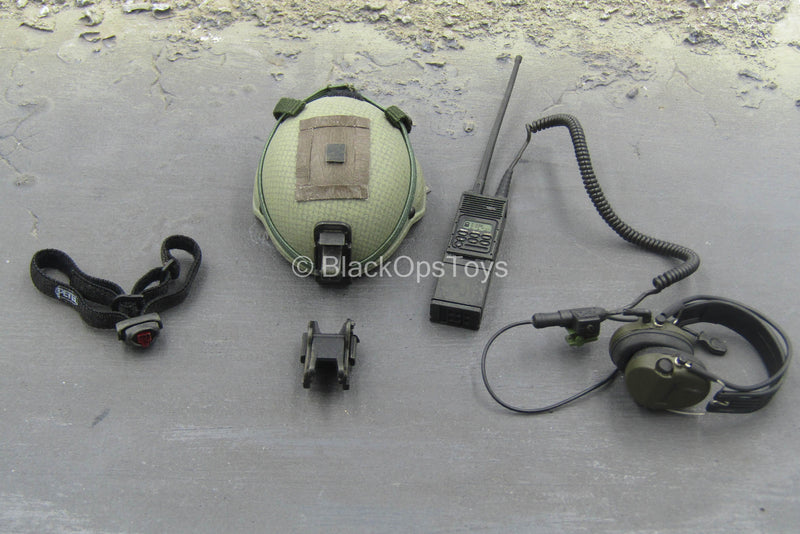 Load image into Gallery viewer, US Rangers - Snakeskin Camo Helmet w/Radio Set
