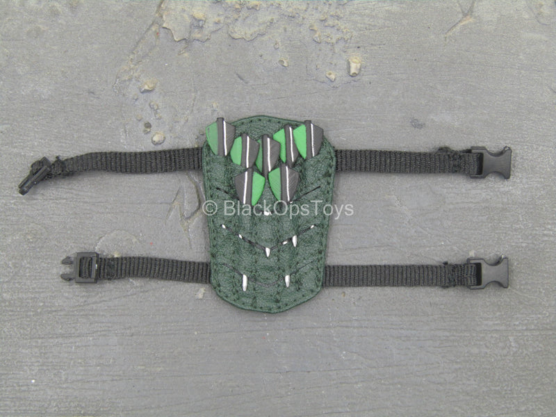 Load image into Gallery viewer, Green Vigilante - Throwing Darts (x7) w/Drop Leg Sheath
