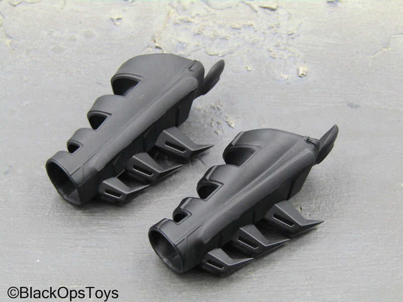 Load image into Gallery viewer, DX Batman - Black Spiked Forearm Gauntlets
